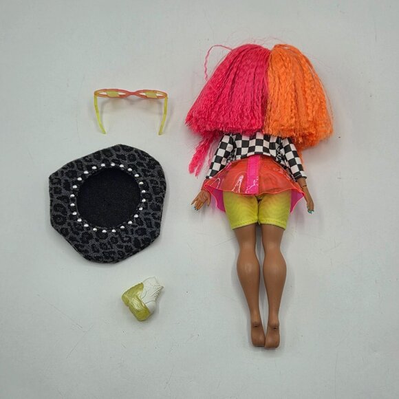 LOL Surprise OMG Neonlicious 2019 Fashion Doll With Accessories - Picture 6 of 8